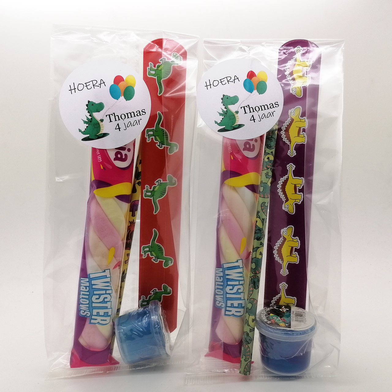 Dino uitdeel traktatie spek slijm klaparmband