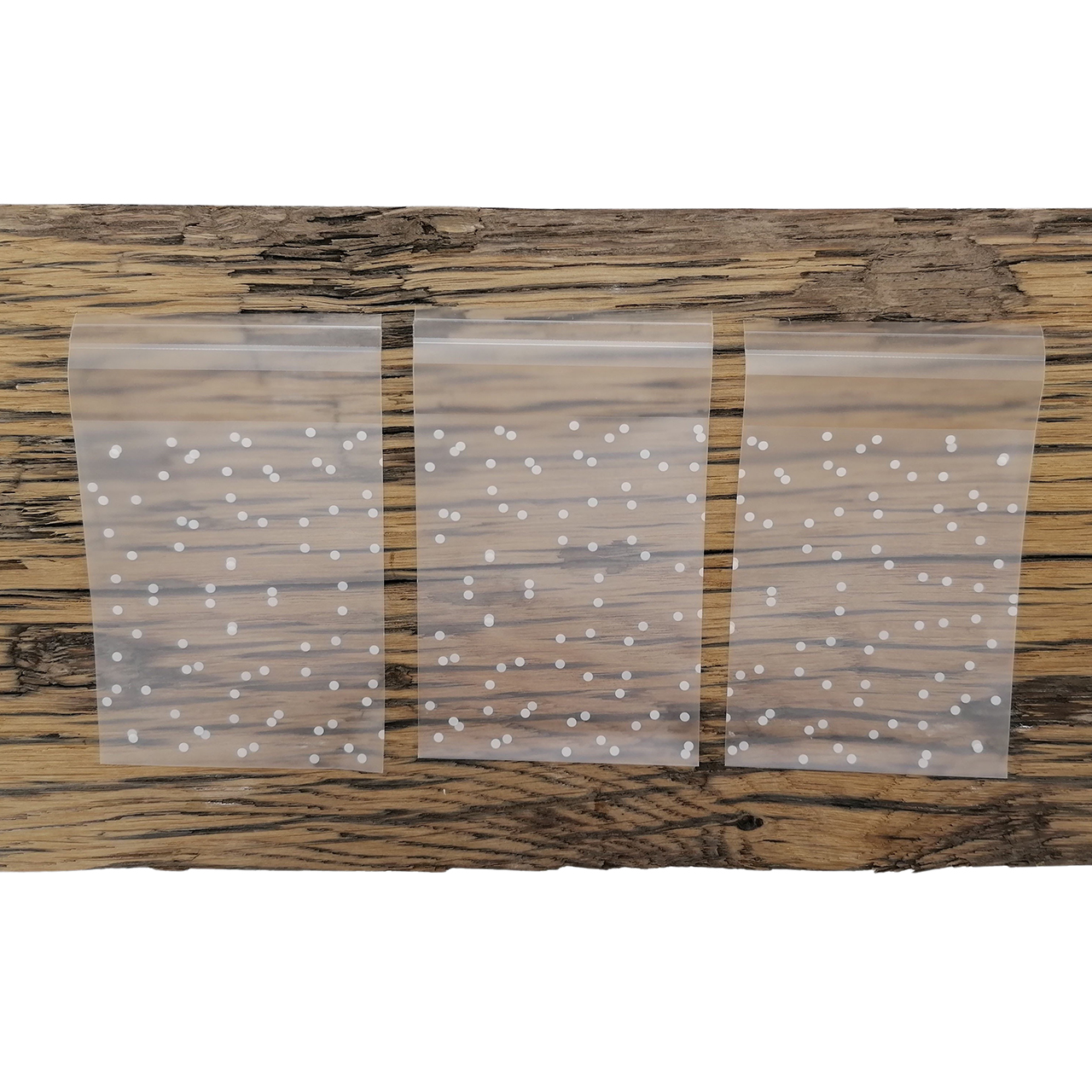 transparant zakje met witte stippen