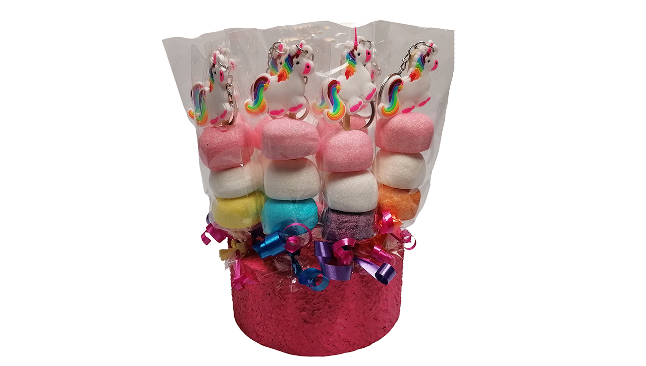 Eenhoorn traktatie prikkers spekbollen sleutelhanger traktatie