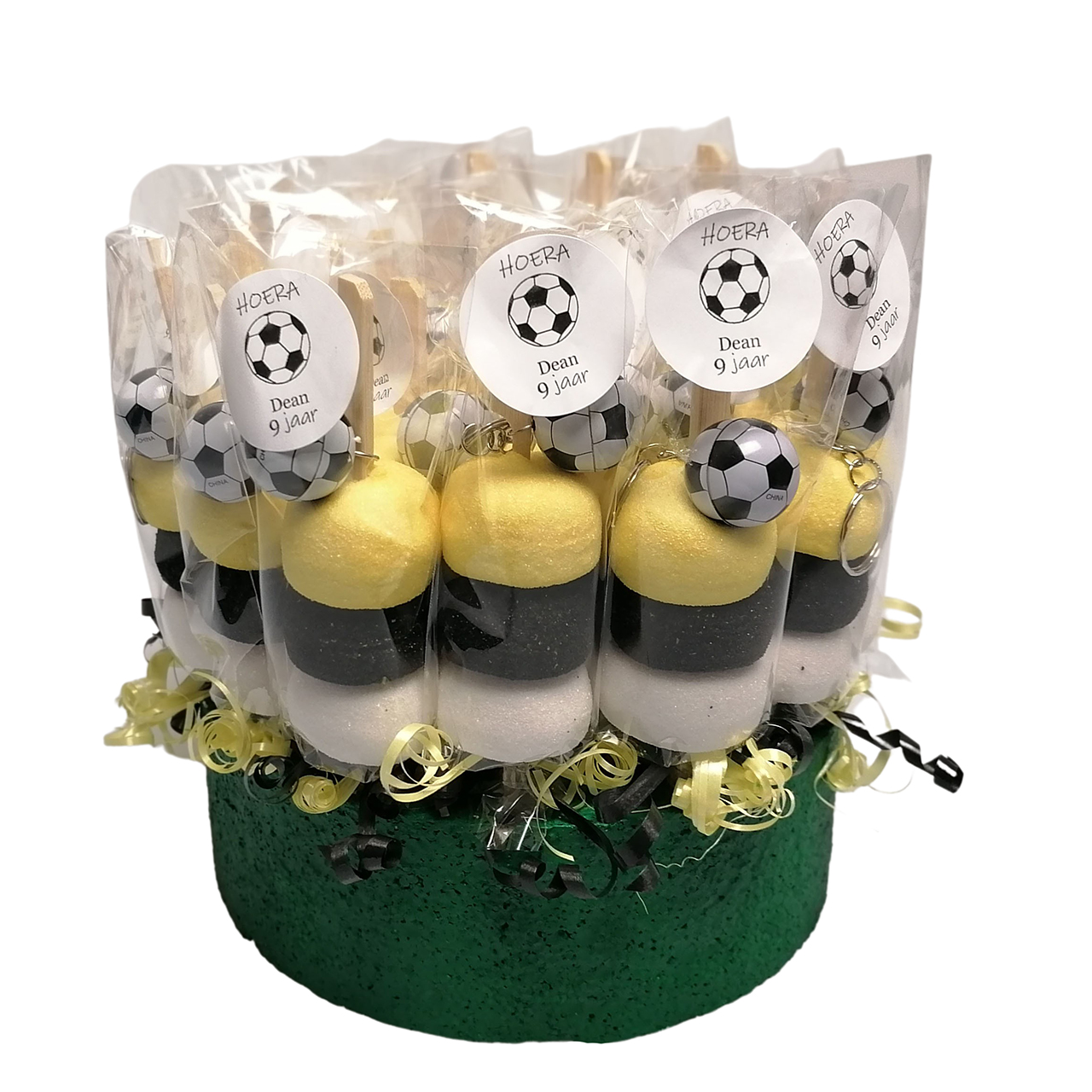 Spekbol prikkers voetbal taart traktatie