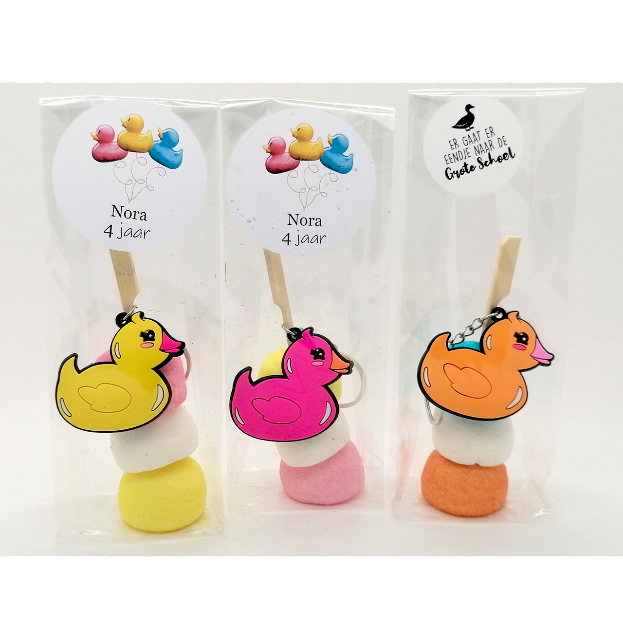 Traktatie 4 jaar sleutelhanger spekbol prikkers