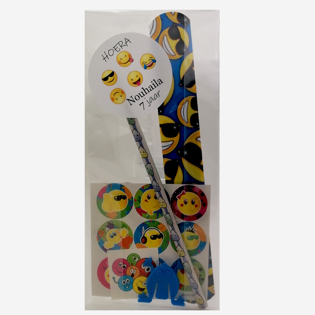Smile traktatie groep 8 uitdelen op school Emoji traktatie sticker armband
