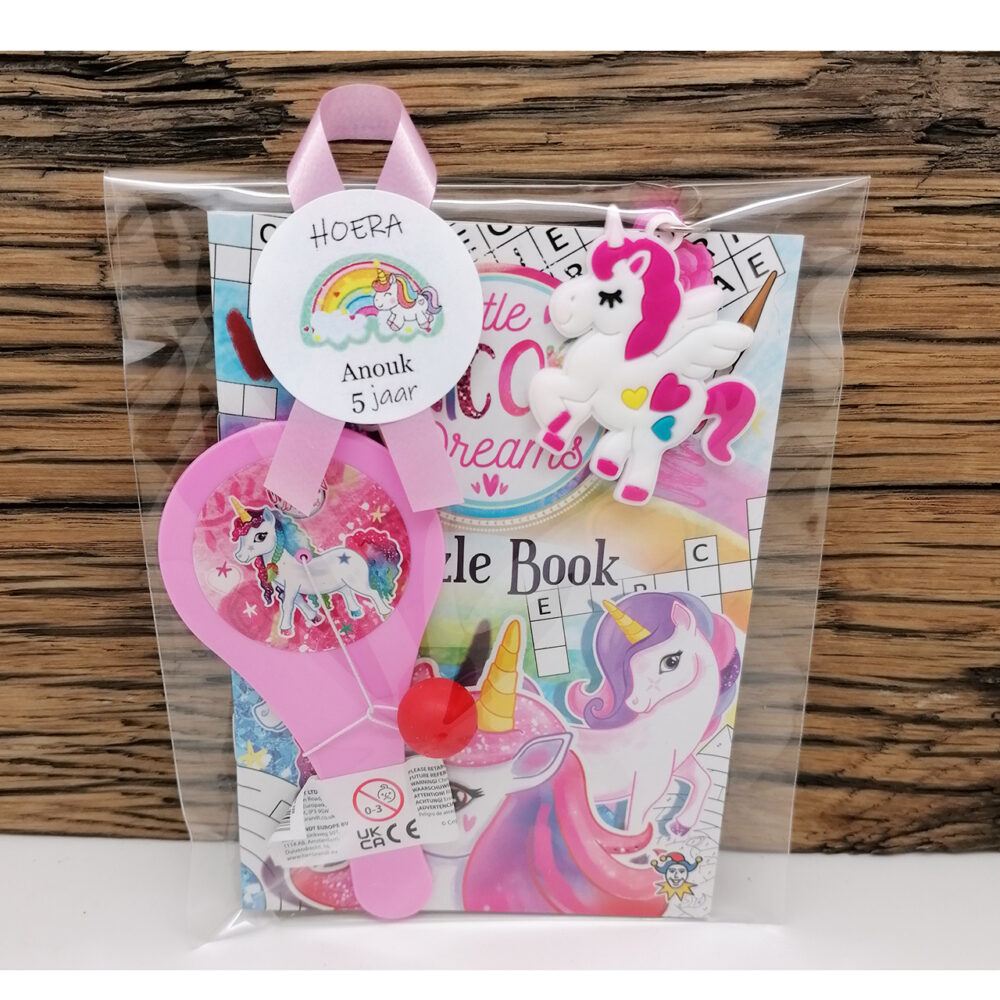 Unicorn traktatie school uitdeelcadeautjes sleutelhanger