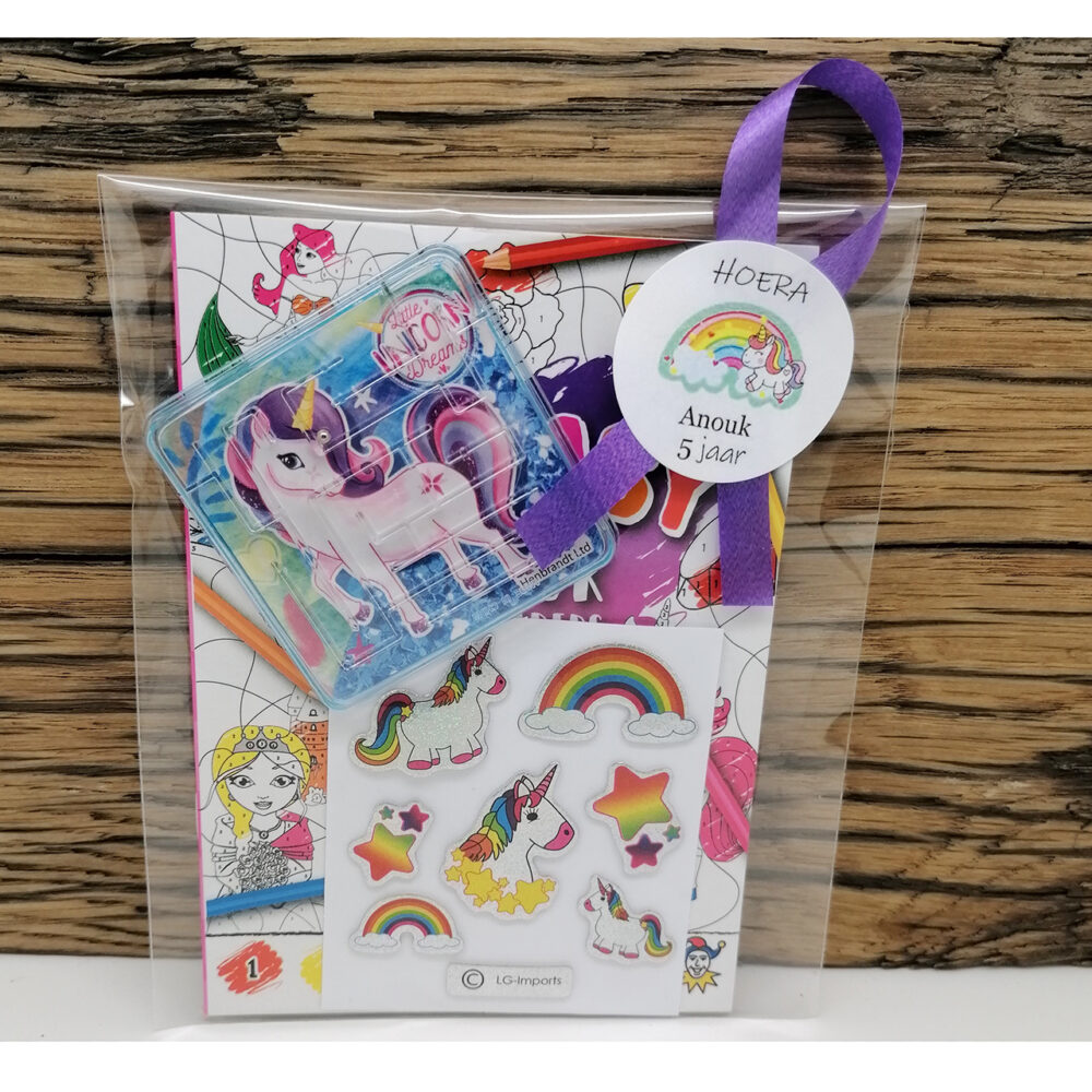 Trakteren kant en klaar unicorn sticker spelletje