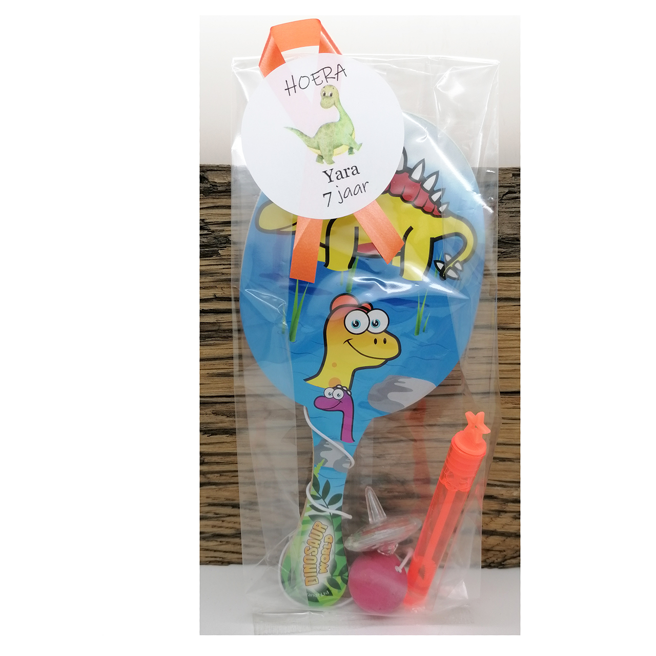 Dino traktatie bellenblaas uitdeelcadeautje kant en klaar Paddle pat bellenblaas tol traktatie dino