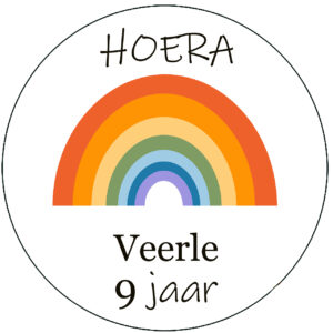 Traktatie stickers met naam en leeftijd regenboog