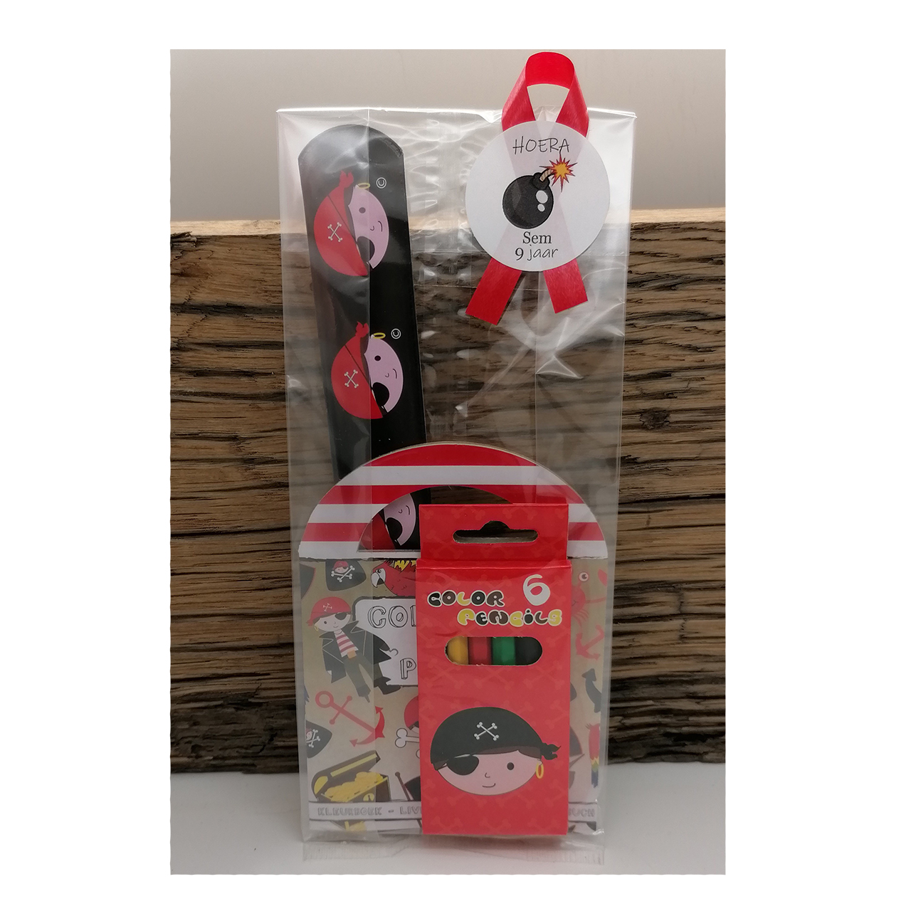 Piraten traktatie kleur stickerboekje klaparmband potloodjes