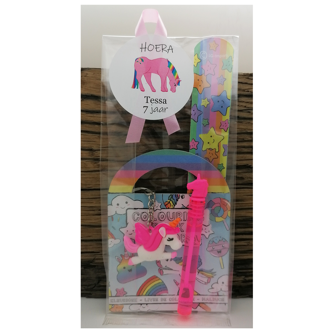 Bellenblaas sleutelhanger kleurboekje klaparmband trakteren op school