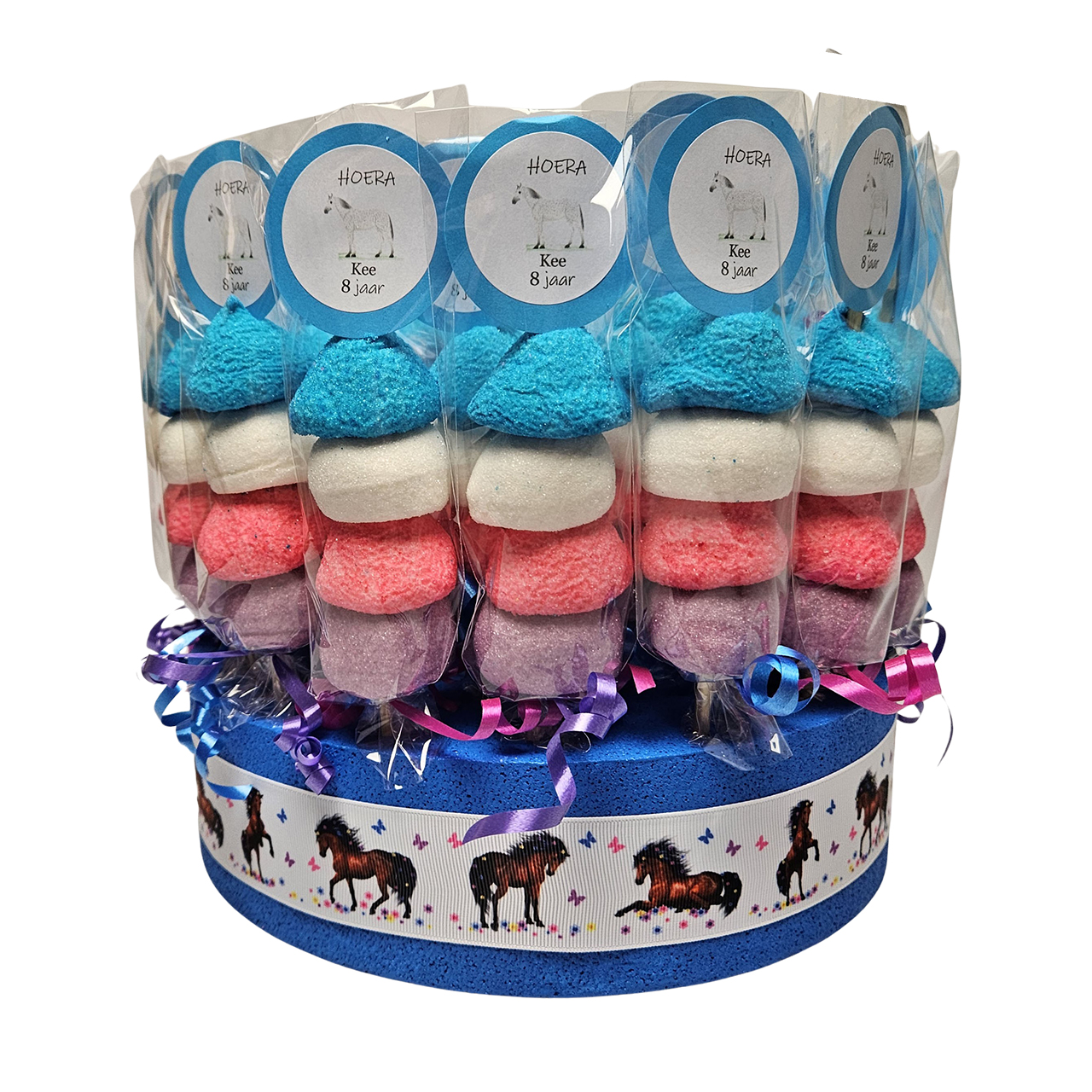 Traktatie paard thema spekbollen snoeptaart met naam