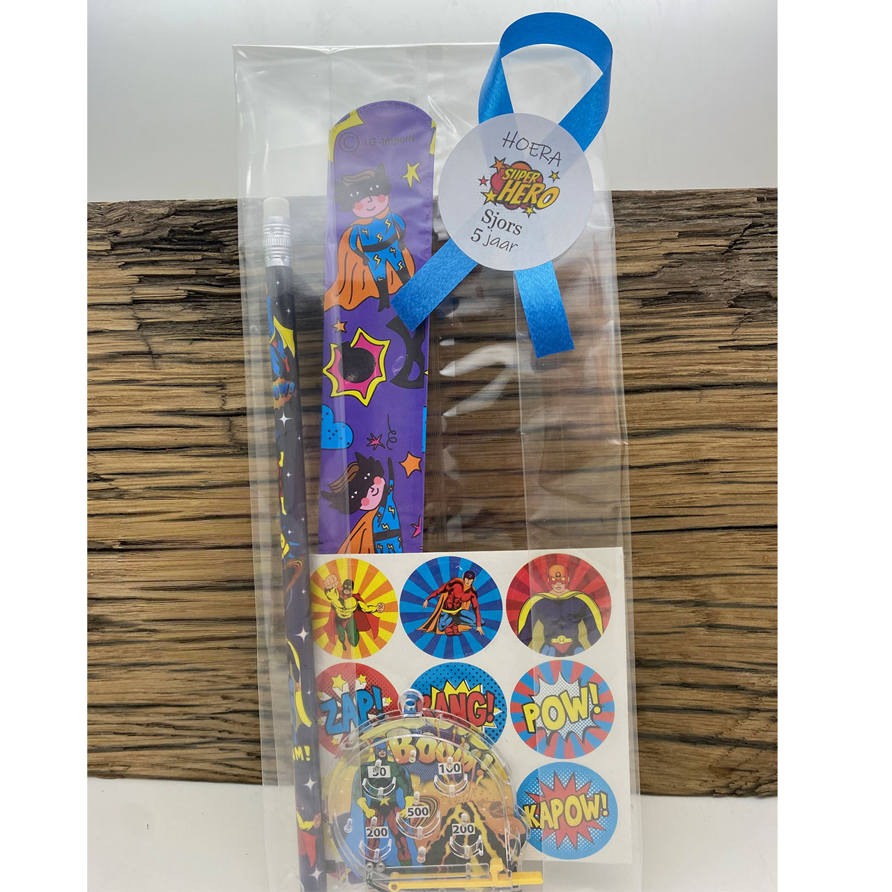 superhelden traktatie met leuke uitdeelcadeautjes leuke traktatie met superhelden uitdeelcadeautjes